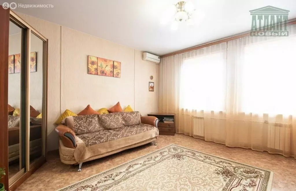 3-комнатная квартира: Хабаровск, Гражданский переулок, 8 (64.2 м) - Фото 1