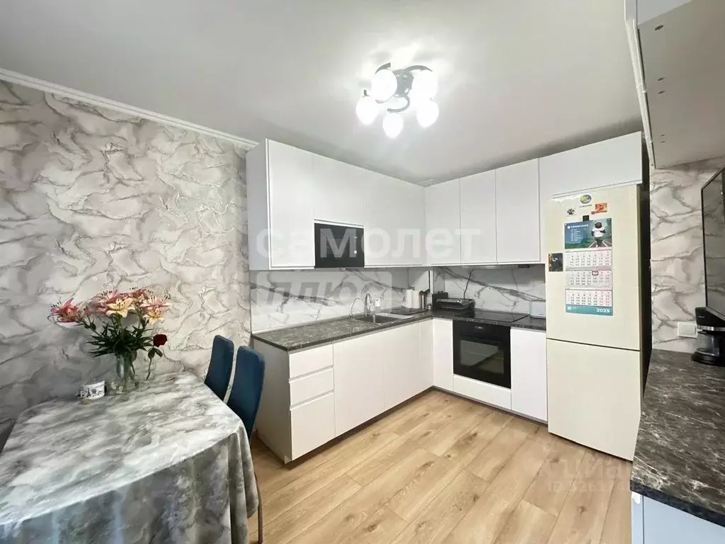 3-к кв. Омская область, Омск Городок Нефтяников мкр, ул. 2-я ... - Фото 1