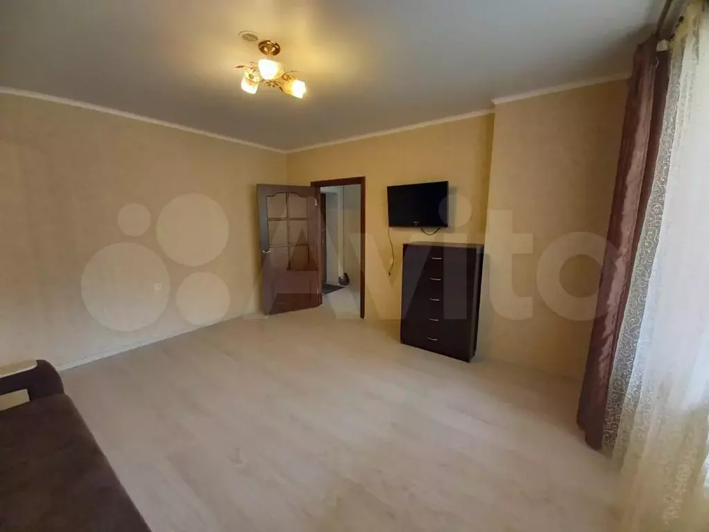 1-к. квартира, 38 м, 1/9 эт. - Фото 1