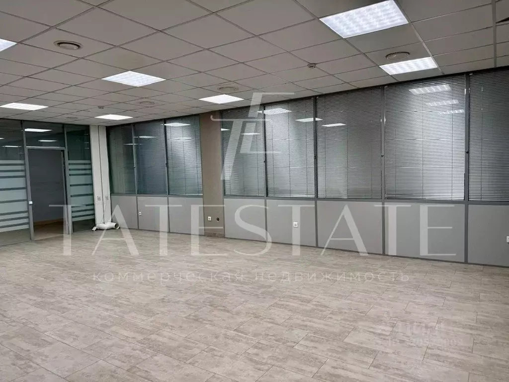 Помещение свободного назначения в Татарстан, Казань Гвардейская ул., ... - Фото 1