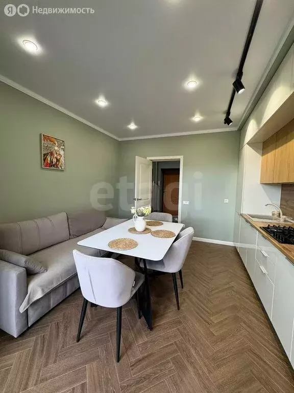 2-комнатная квартира: Владикавказ, улица Шамиля Джикаева, 6 (65 м) - Фото 2