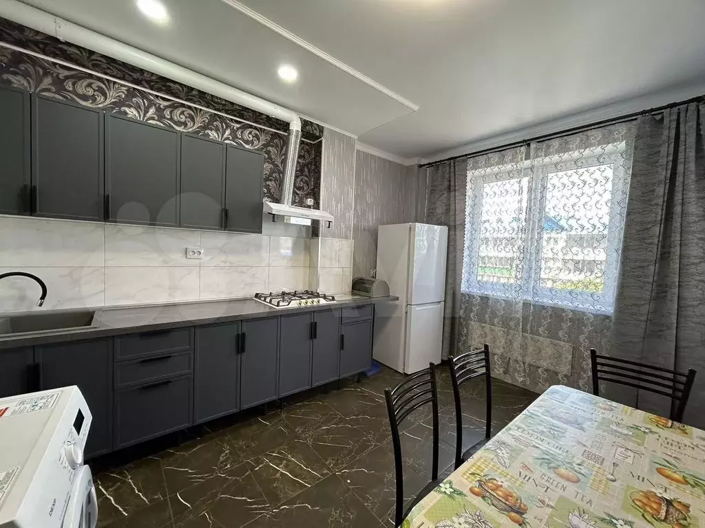 2-к. квартира, 60 м, 4/9 эт. - Фото 1
