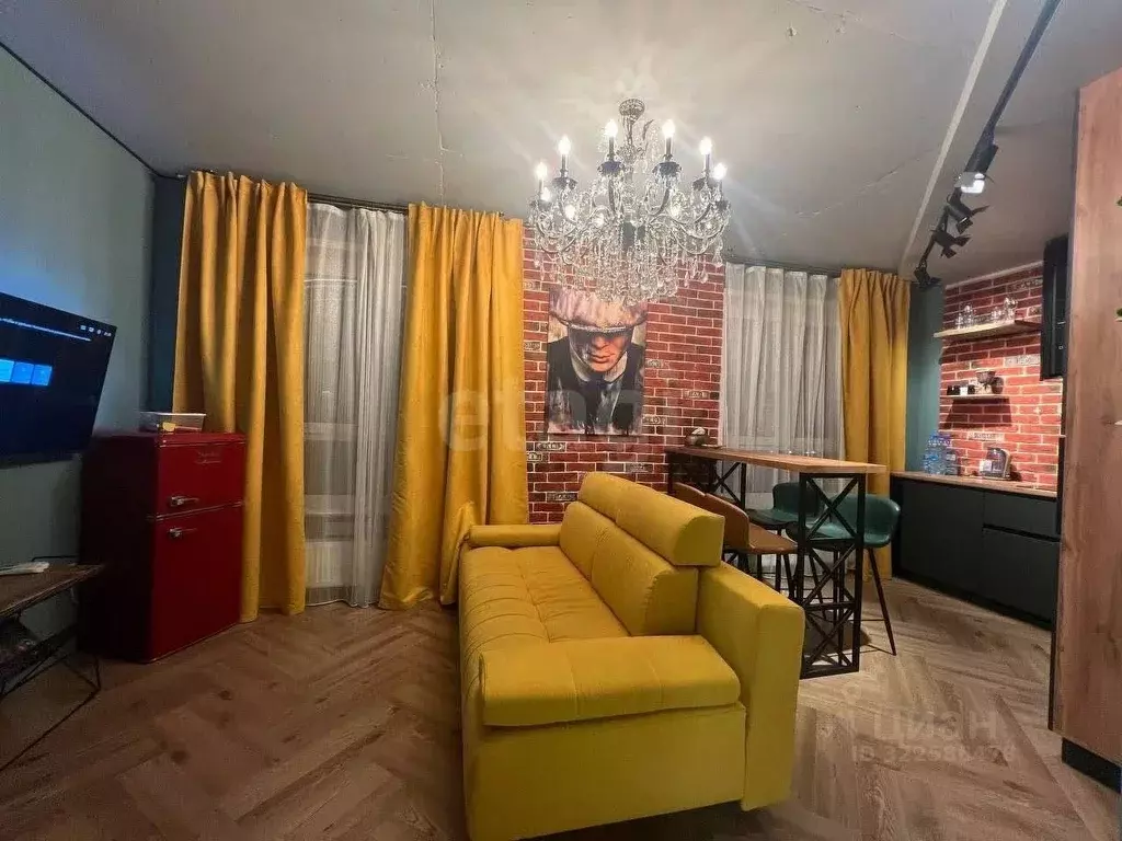 Студия Тюменская область, Тюмень ул. Пожарных и Спасателей, 1 (35.9 м) - Фото 1