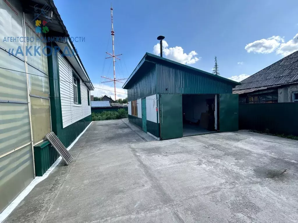 Дом в Алтайский край, Бийск городской округ, пос. Нагорный ул. Василия ... - Фото 1