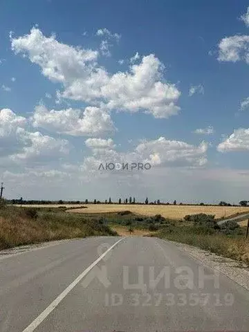 Участок в Крым, Кировский район, Первомайское с/пос, с. Ключевое ул. ... - Фото 1