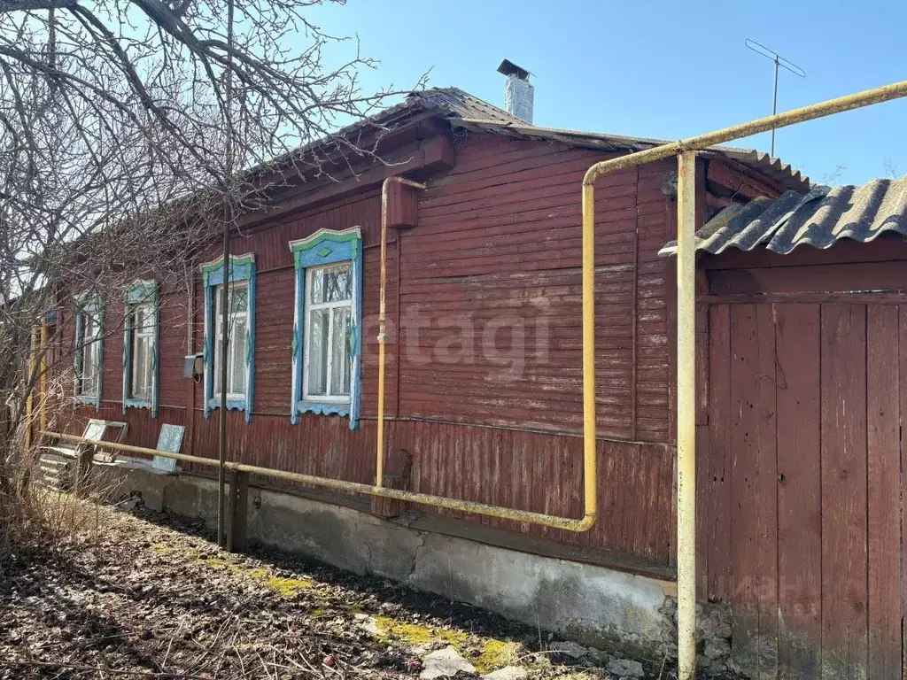 Дом в Воронежская область, Поворино ул. Победы, 77 (50 м) - Фото 1