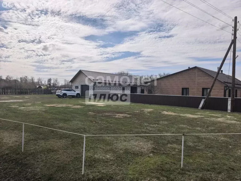 Дом в Омская область, Азовский немецкий район, деревня Ягодное, улица ... - Фото 2