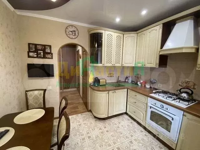 3-к кв. Белгородская область, Белгород ул. Есенина, 50 (68.3 м) - Фото 0