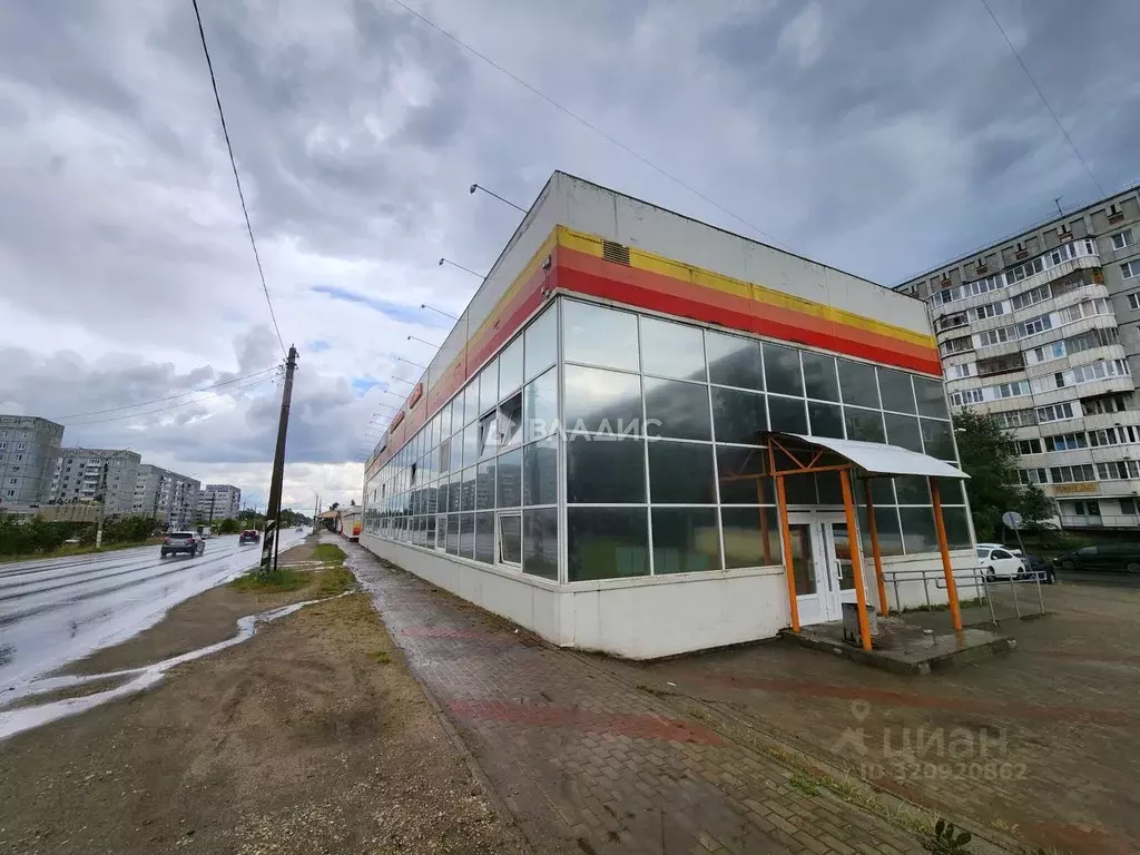 Торговая площадь в Коми, Сыктывкар просп. Бумажников, 36/1к4 (18 м) - Фото 1