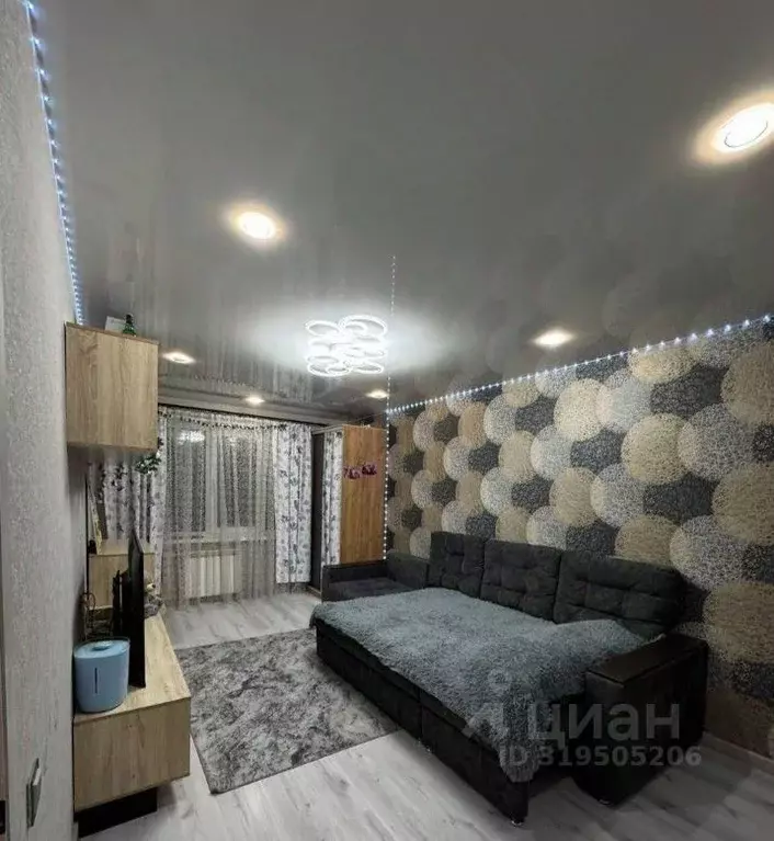 2-к кв. Омская область, Омск просп. Королева, 10В (53.0 м) - Фото 0