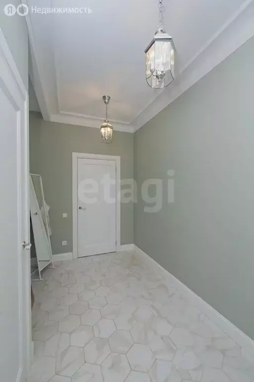Дом в Пермь, микрорайон Новобродовский, Виноградная улица (247.9 м) - Фото 0