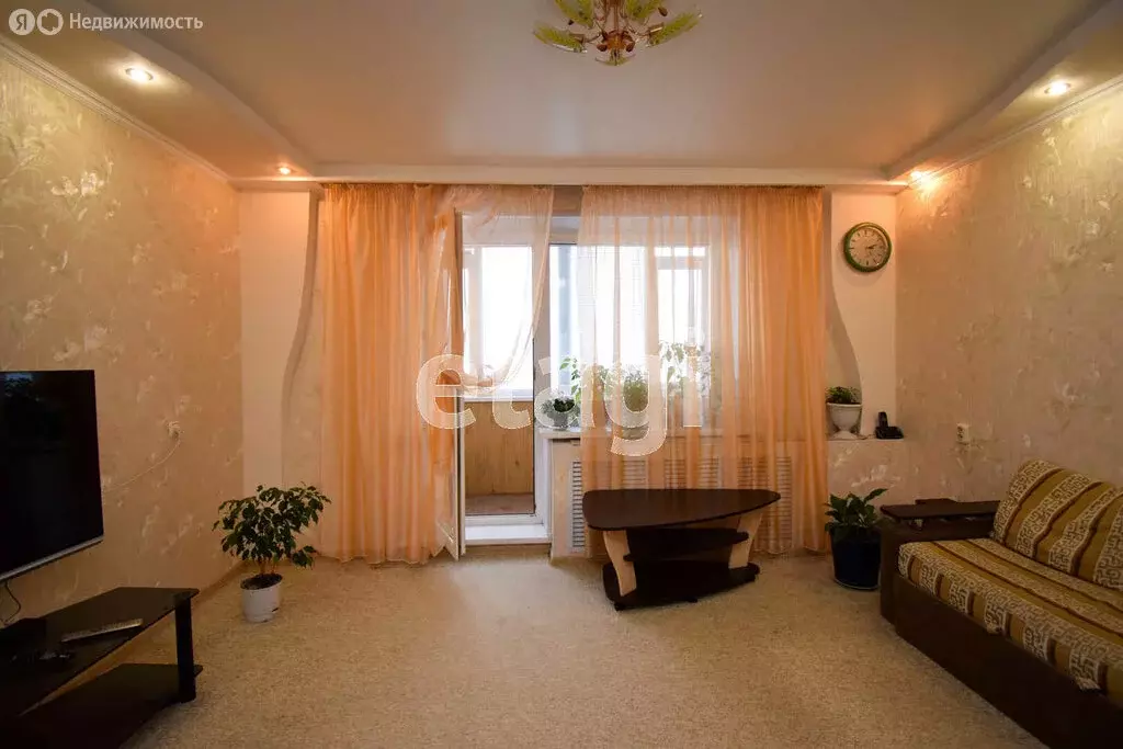 3-комнатная квартира: Тобольск, микрорайон 7А, 16 (65 м) - Фото 1
