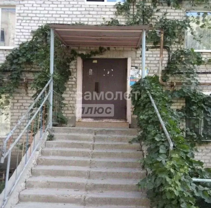 2-к кв. Астраханская область, Астрахань Профсоюзная ул., 8к4 (54.8 м) - Фото 0