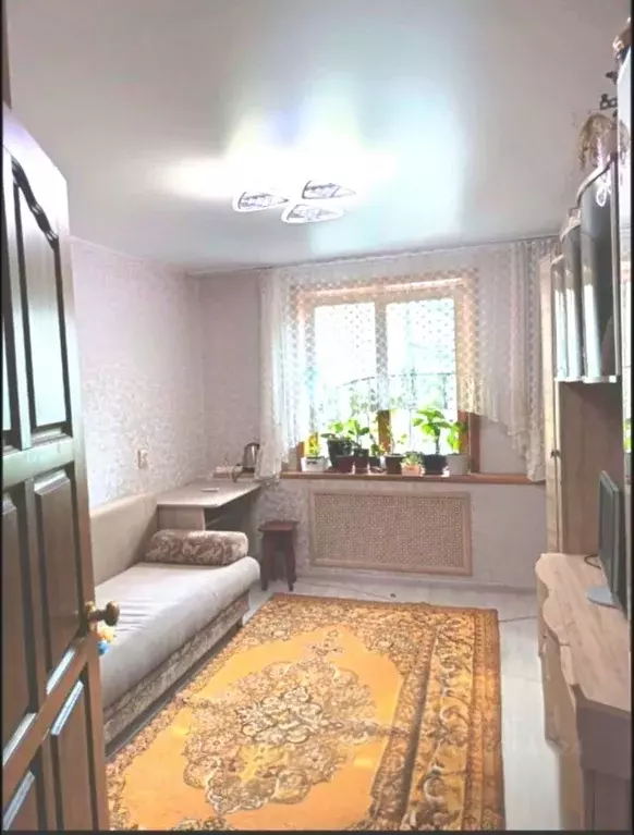 Комната Алтайский край, Барнаул ул. Веры Кащеевой, 19 (14.0 м) - Фото 1