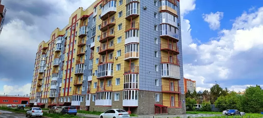 2-к кв. Омская область, Омск просп. Комарова, 11/3 (55.0 м) - Фото 1