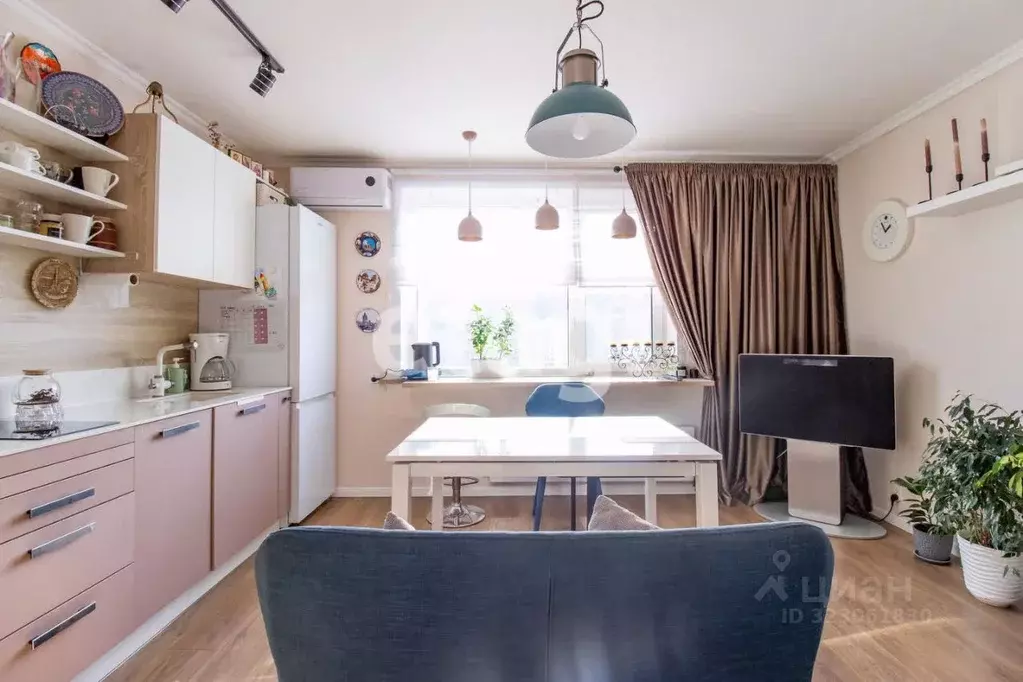 2-к кв. Красноярский край, Красноярск Свердловская ул., 6Д (58.0 м) - Фото 1