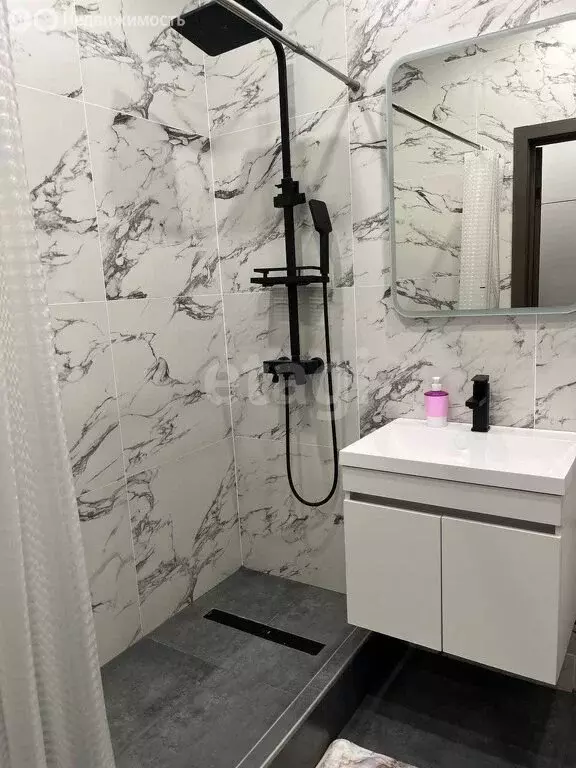 Квартира-студия: Абакан, улица Генерала Тихонова, 8 (30 м) - Фото 1