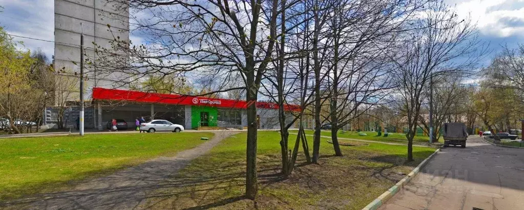 Торговая площадь в Москва Харьковская ул., 1К6 (1011 м) - Фото 1