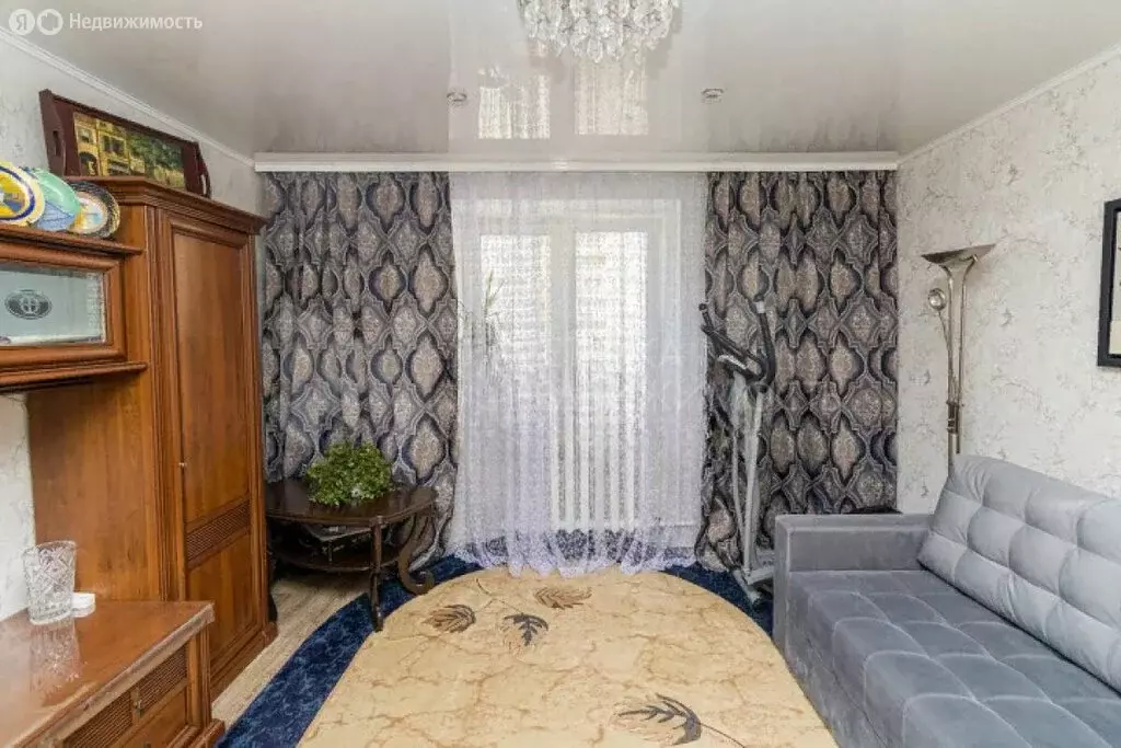3-комнатная квартира: Тюмень, улица Самарцева, 30 (67.4 м) - Фото 1