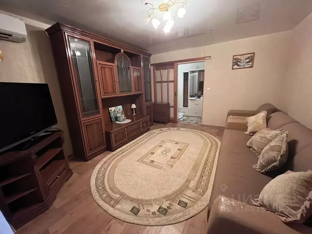 3-к кв. Волгоградская область, Волгоград ул. Ткачева, 7Б (64.0 м) - Фото 0