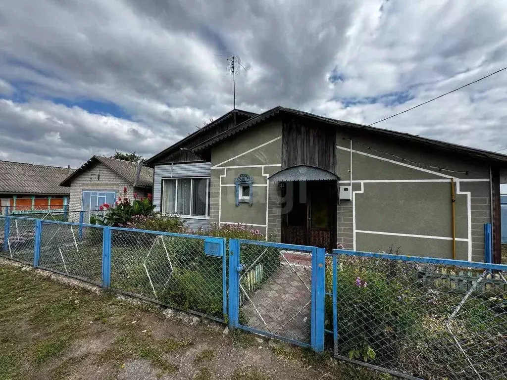 Дом в Брянская область, Севский район, Пушкинское с/пос, с. Бересток ... - Фото 1