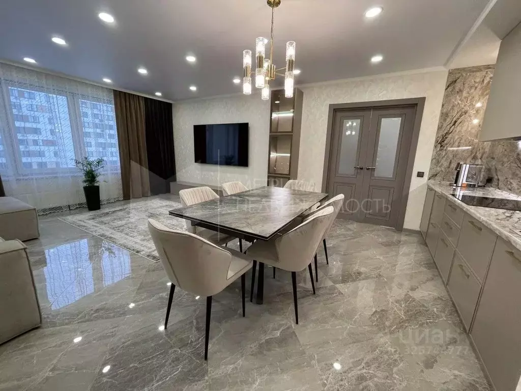 3-к кв. Тюменская область, Тюмень ул. 50 лет Октября, 57В (105.4 м) - Фото 1