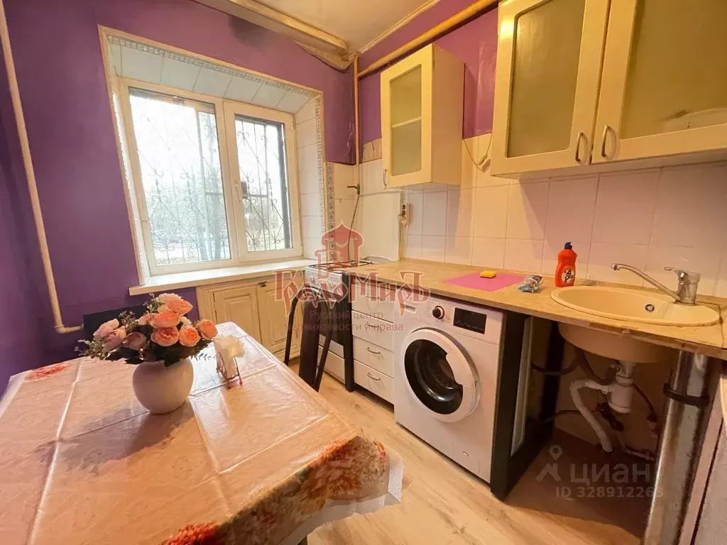 1-к кв. Московская область, Сергиев Посад Бероунская ул., 20 (30.0 м) - Фото 1