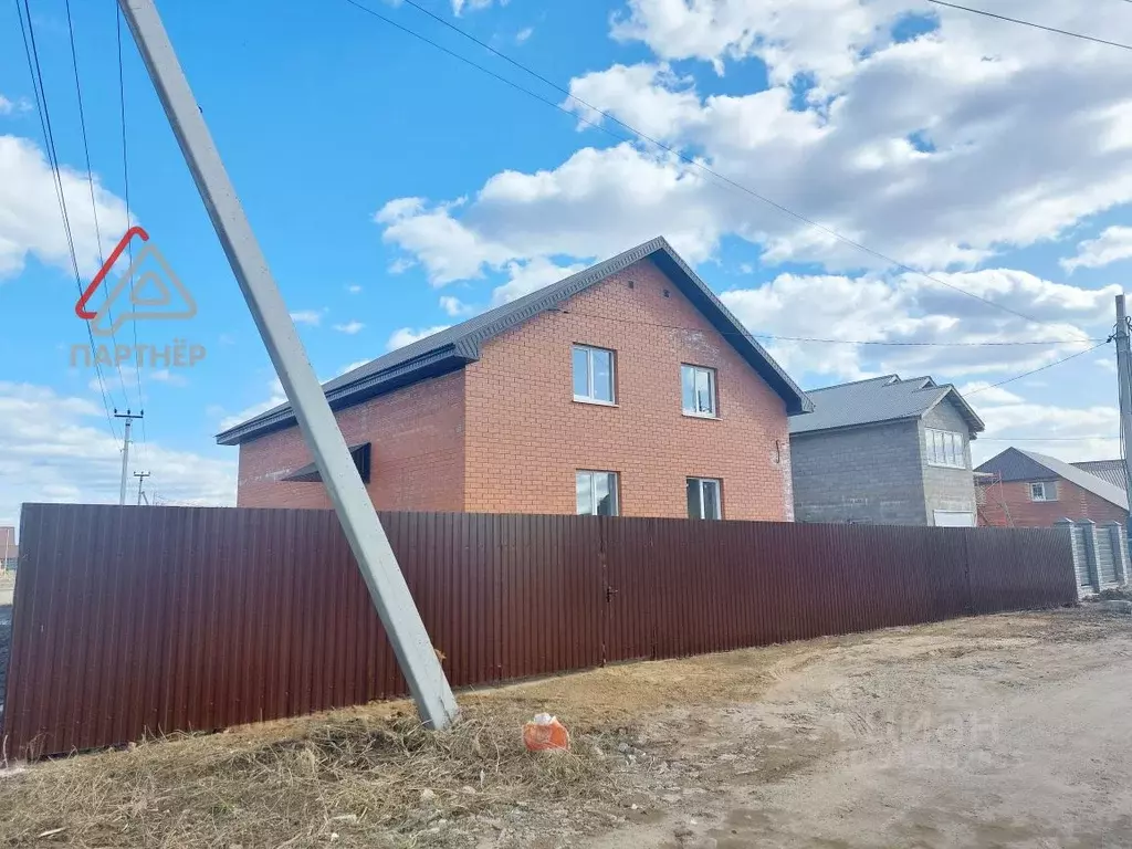 Таунхаус в Ульяновская область, Димитровград ул. Тараканова (114 м) - Фото 1