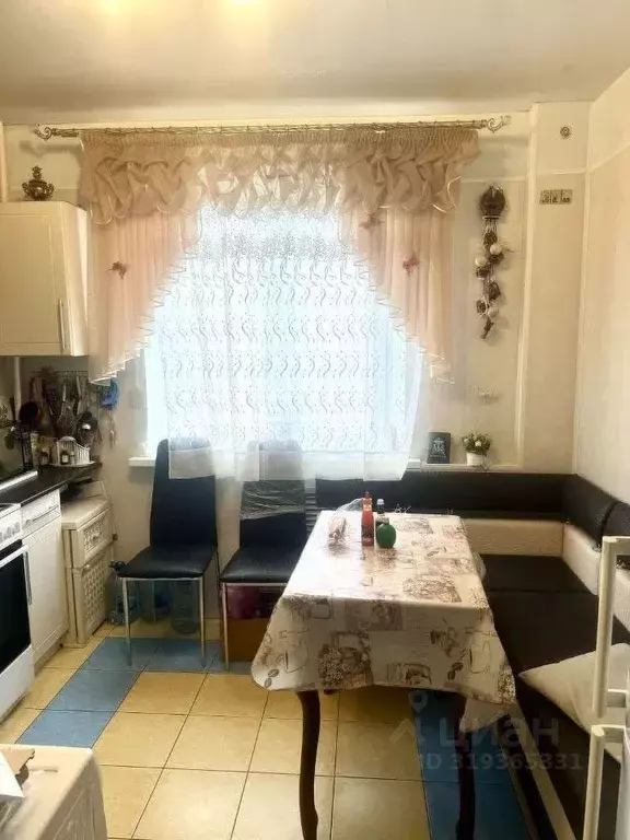 2-к кв. Белгородская область, Белгород ул. Есенина, 20а (61.0 м) - Фото 0