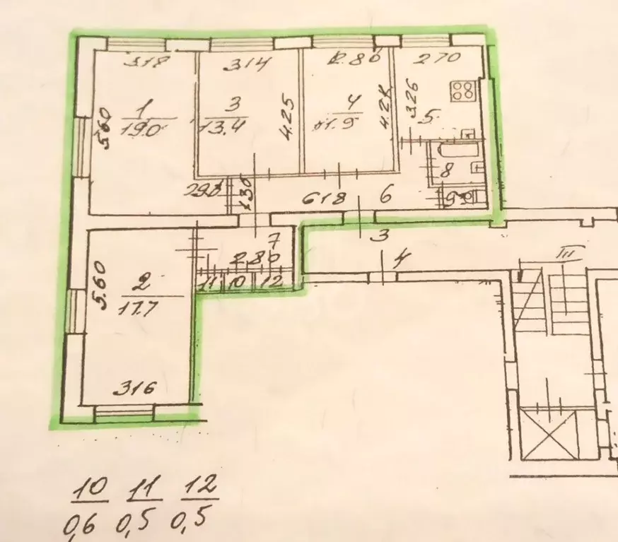 4-к кв. Санкт-Петербург ул. Ушинского, 39К1 (88.7 м) - Фото 1