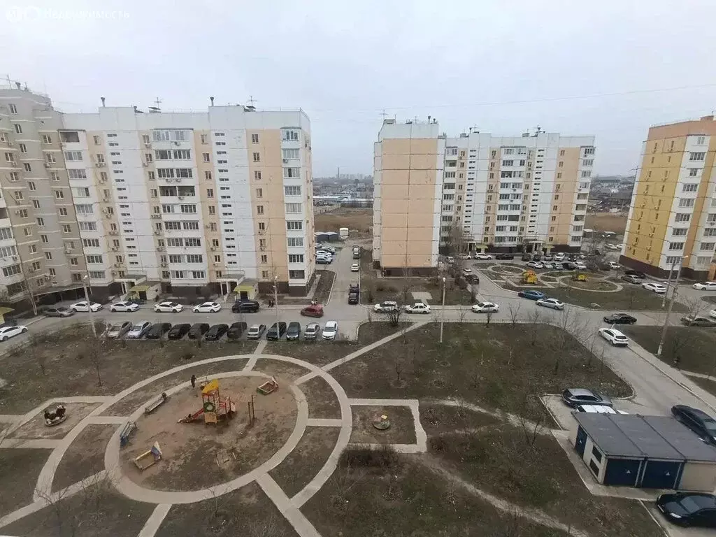 2-комнатная квартира: Астрахань, улица Куликова, 81к2 (67.6 м) - Фото 1