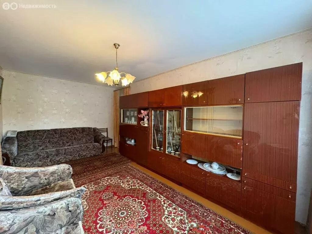 3-комнатная квартира: Казань, улица Аделя Кутуя, 1 (57.6 м) - Фото 1