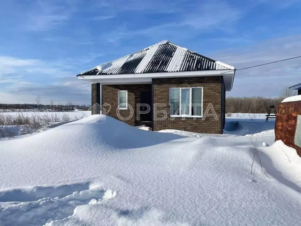 Дом в Тюменская область, Тюменский муниципальный округ, с. Мальково  ... - Фото 1