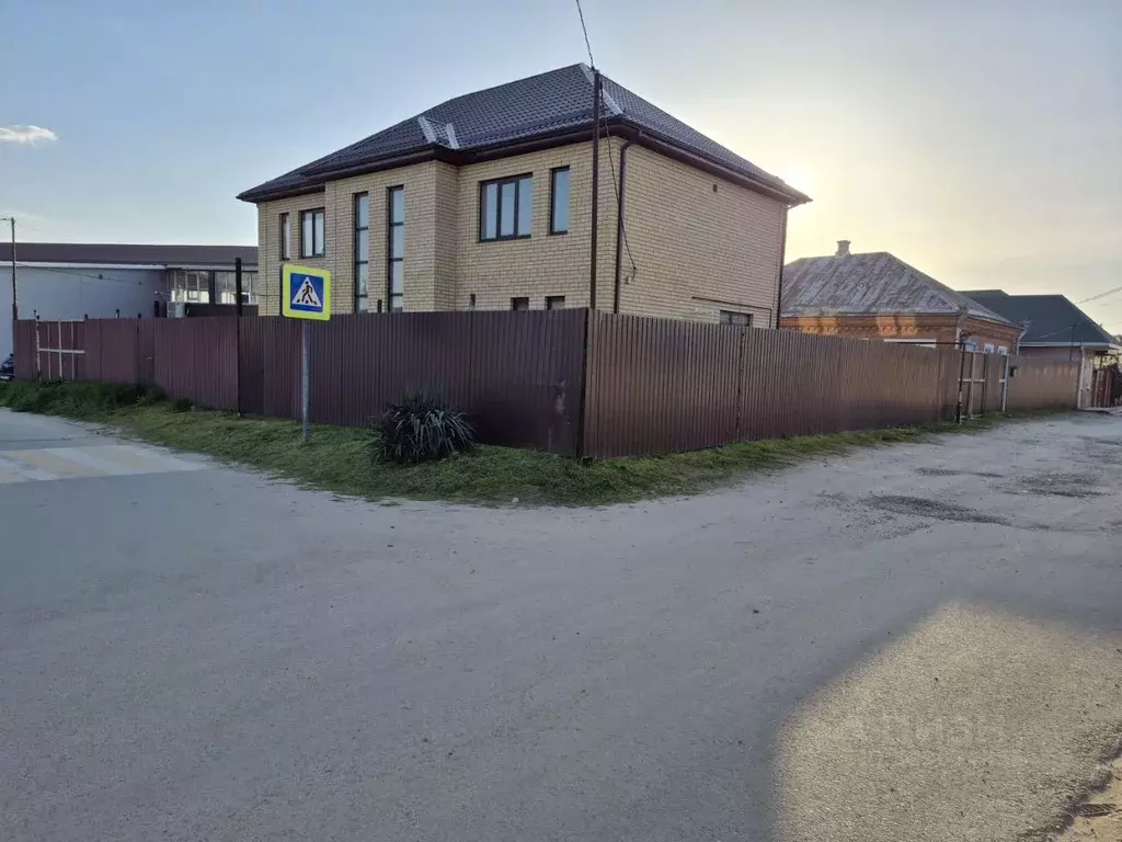 Таунхаус в Адыгея, Тахтамукайский район, Яблоновский пгт ул. Федина, ... - Фото 1