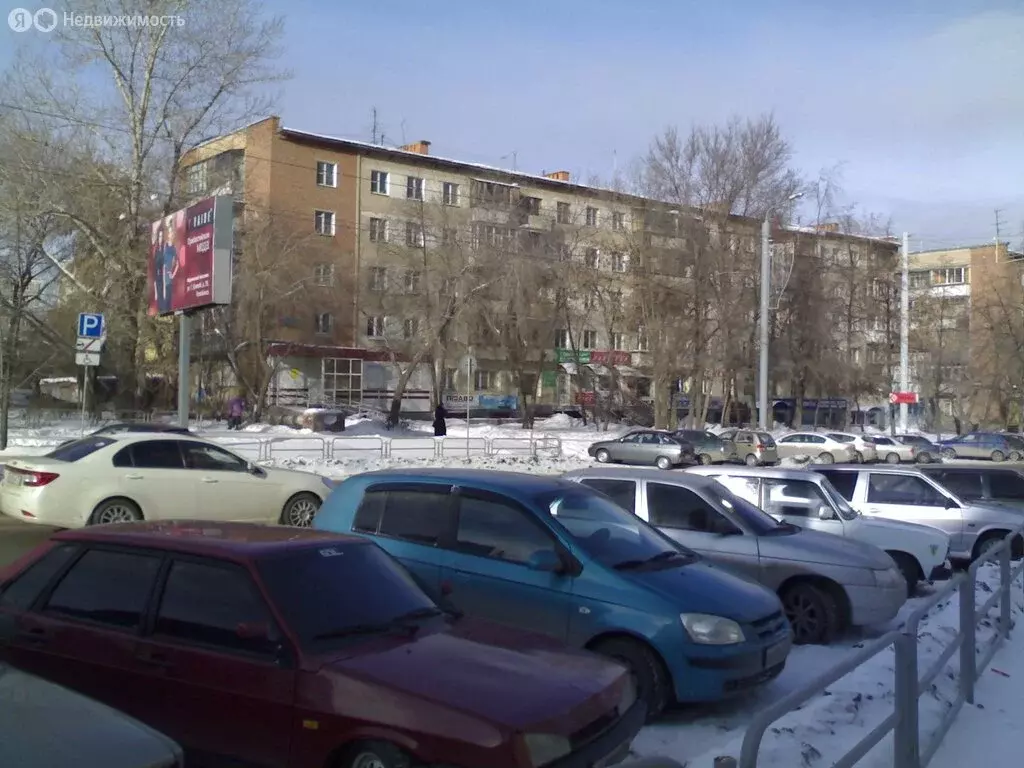 3-комнатная квартира: Челябинск, улица Энгельса, 38 (52 м) - Фото 1