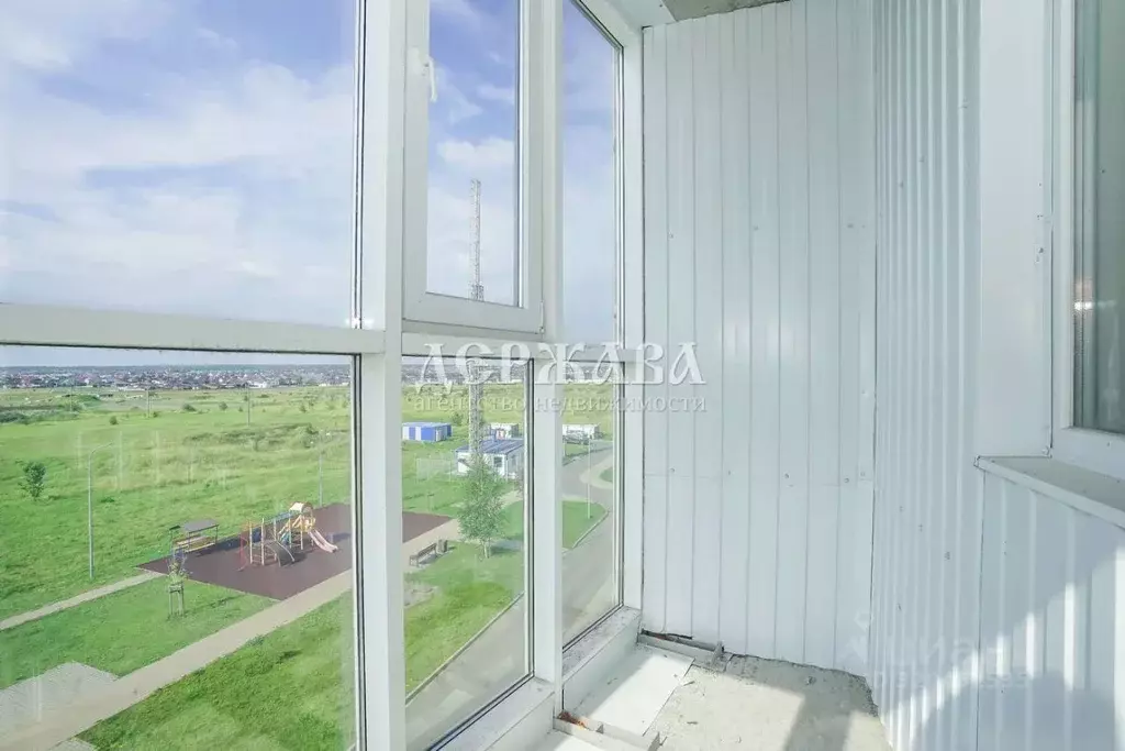 2-к кв. Белгородская область, Старый Оскол Центральный мкр, 1 (66.2 м) - Фото 2