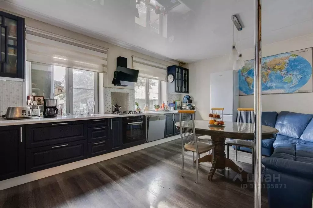 Дом в Московская область, Мытищи городской округ, д. Челобитьево ул. ... - Фото 1