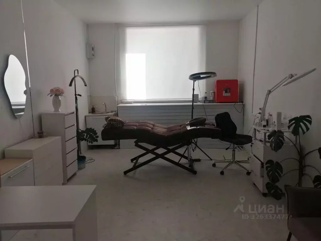 Помещение свободного назначения в Бурятия, Улан-Удэ просп. Строителей, ... - Фото 1