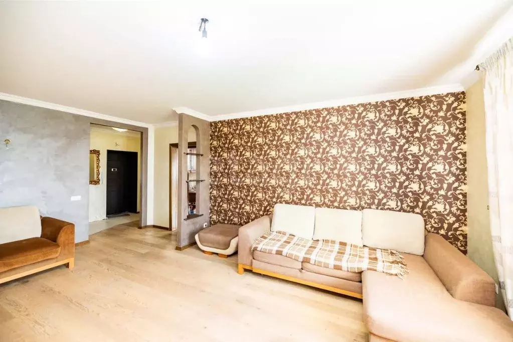 3-к кв. Ханты-Мансийский АО, Сургут просп. Ленина, 26 (96.1 м) - Фото 1