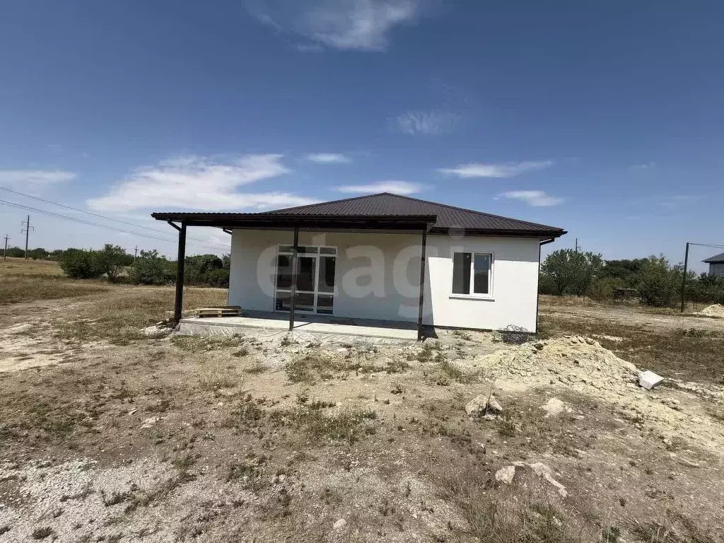 Дом в Крым, Симферопольский район, с. Урожайное ул. 8 Марта (110 м) - Фото 2