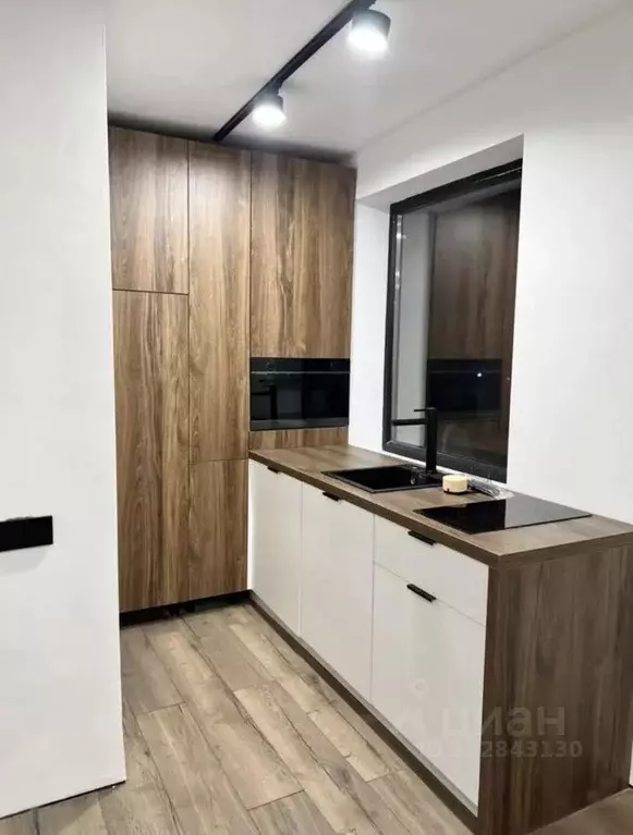 Студия Северная Осетия, Владикавказ ул. Генерала Дзусова, 7 (33.0 м) - Фото 1