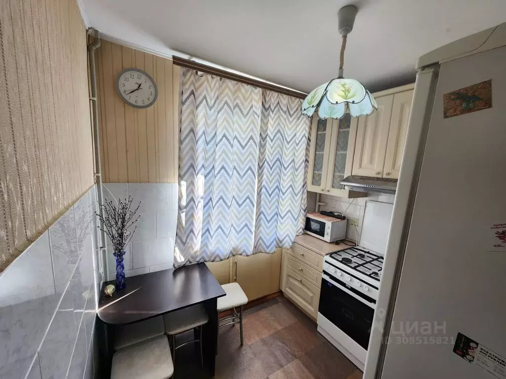 2-к кв. Саратовская область, Саратов ул. Имени А.К. Серова, 8 (44.0 м) - Фото 0