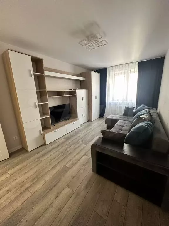1-к. квартира, 42 м, 6/10 эт. - Фото 0
