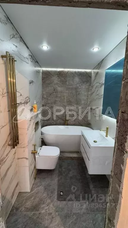 3-к кв. Тюменская область, Тюмень ул. Краснооктябрьская, 6 (85.6 м) - Фото 1