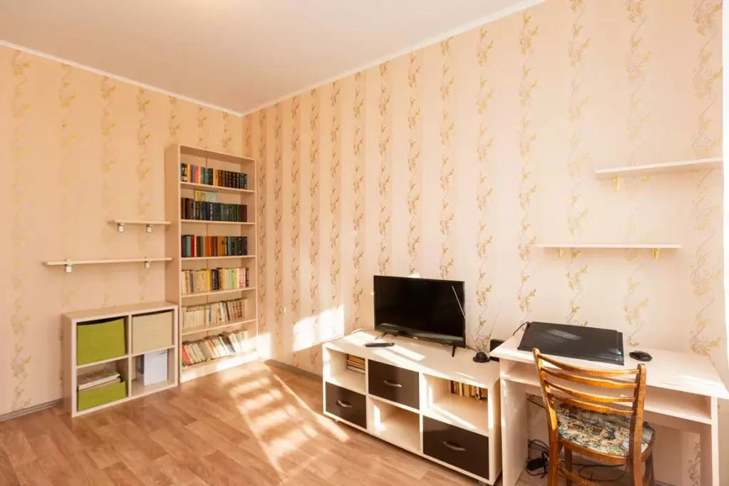 3-к кв. Оренбургская область, Оренбург Больничный проезд, 6А (70.0 м) - Фото 1