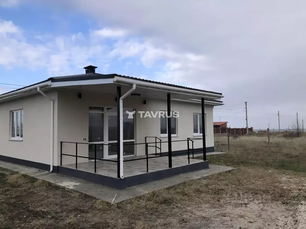 Дом в Крым, Симферопольский район, с. Урожайное ул. Амет-Хана Султана ... - Фото 1