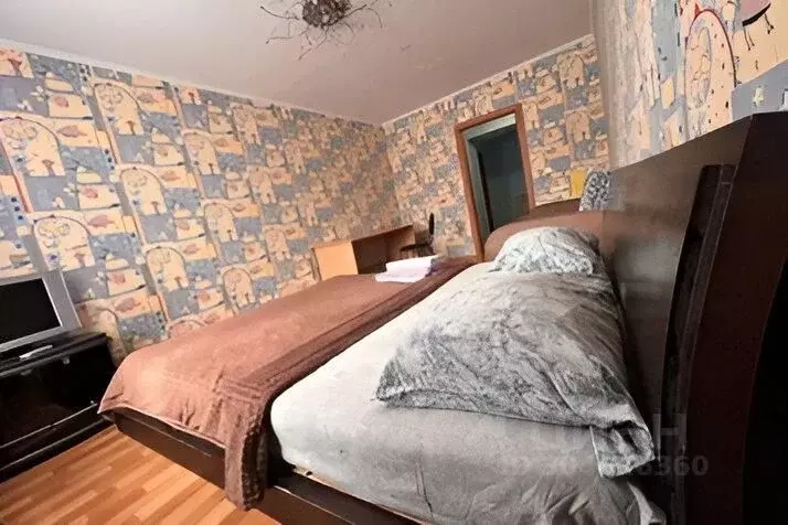 3-к кв. Тюменская область, Тюмень 6-й мкр, ул. Валерии Гнаровской, ... - Фото 0