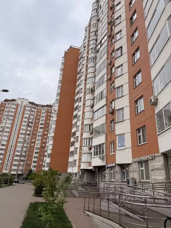 1-к кв. Москва просп. Защитников Москвы, 8 (36.8 м) - Фото 1