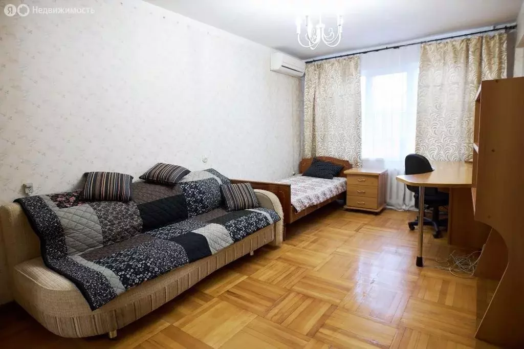 3-комнатная квартира: Краснодар, улица Герцена, 194 (63 м) - Фото 1
