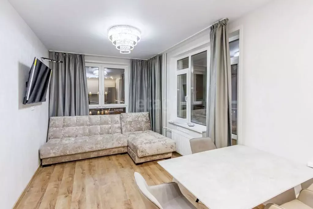 2-к кв. Тюменская область, Тюмень ул. Фармана Салманова, 21 (51.0 м) - Фото 2